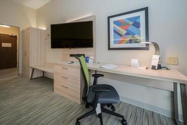 هتل Holiday Inn Express & Suites   Southaven Central   Memphis, An Ihg