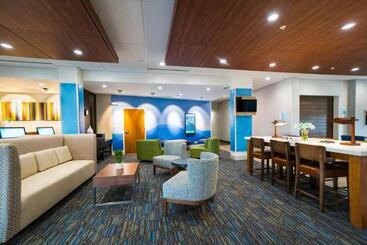 هتل Holiday Inn Express & Suites   Southaven Central   Memphis, An Ihg