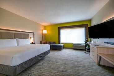 هتل Holiday Inn Express & Suites   Southaven Central   Memphis, An Ihg