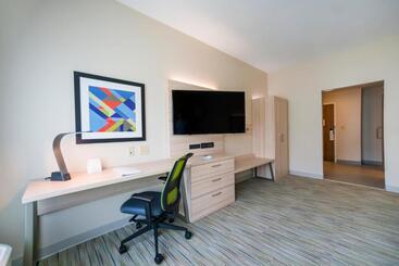هتل Holiday Inn Express & Suites   Southaven Central   Memphis, An Ihg