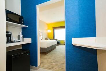 هتل Holiday Inn Express & Suites   Southaven Central   Memphis, An Ihg