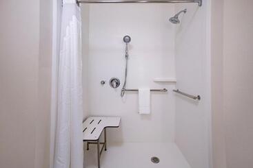هتل Holiday Inn Express & Suites   Southaven Central   Memphis, An Ihg