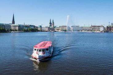 هتل Holiday Inn Hamburg   City Nord, An Ihg