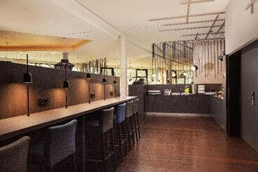 هتل Holiday Inn Hamburg   City Nord, An Ihg