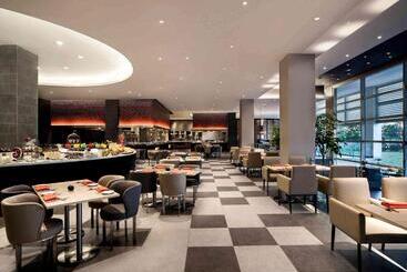 هتل Pullman Miri Waterfront
