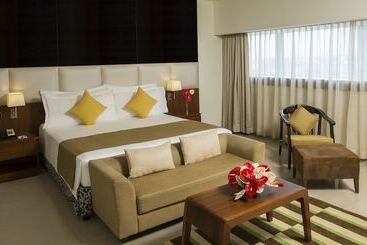 هتل The Raviz Calicut