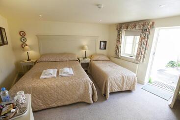 هتل The Talbot Inn