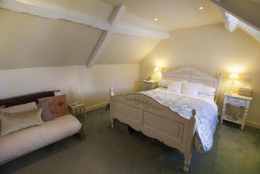 هتل The Talbot Inn