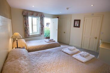 هتل The Talbot Inn