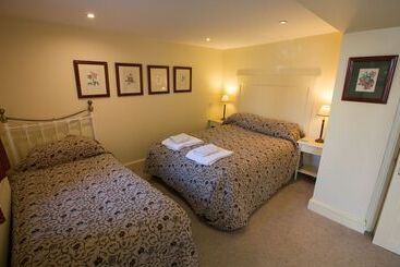 هتل The Talbot Inn