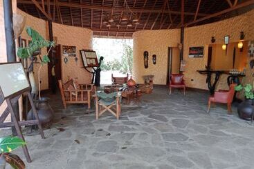 هتل Tipilikwani Mara Camp