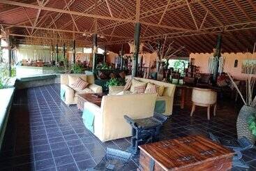 هتل Tipilikwani Mara Camp