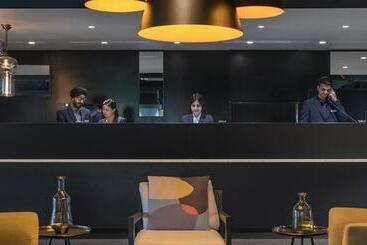 Oaks Melbourne Southbank Suites