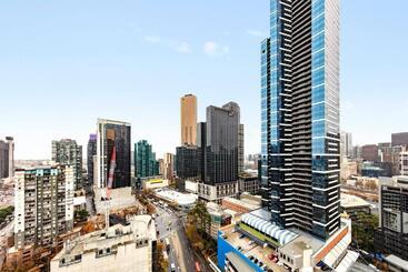 Oaks Melbourne Southbank Suites