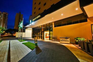 Quality Hotel Flamboyant