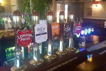 The Swan Inn Pub