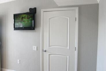 Town House Motel