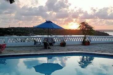 تختخواب و صبحانه Kilifi Blue House Resort