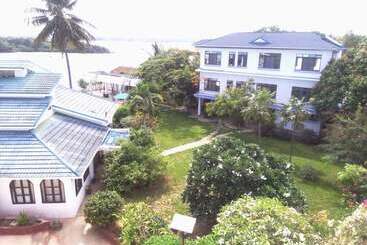 تختخواب و صبحانه Kilifi Blue House Resort