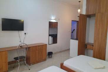 تختخواب و صبحانه Kilifi Blue House Resort
