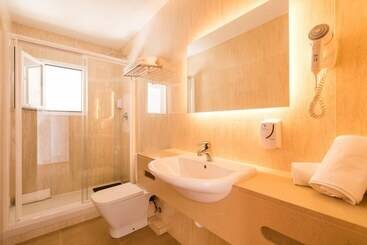 هتل Apartamentos Bossa Bay Mc Apartamentos Ibiza