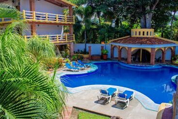 هتل Bungalows As De Oros