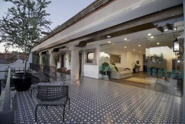 هتل Boutique Casa Loreta