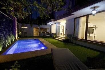 هتل Boutique Casa Loreta
