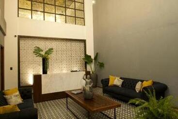 هتل Boutique Casa Loreta
