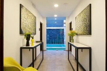 هتل Boutique Casa Loreta