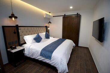 هتل Boutique Casa Loreta