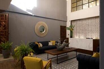 هتل Boutique Casa Loreta