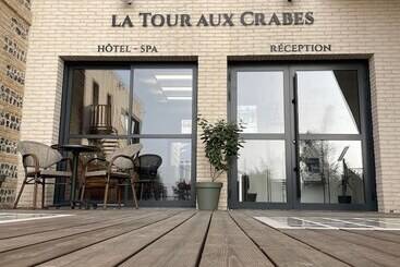 هتل La Tour Aux Crabes