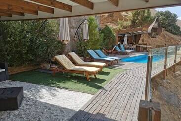 هتل Lodge Nueva Elqui