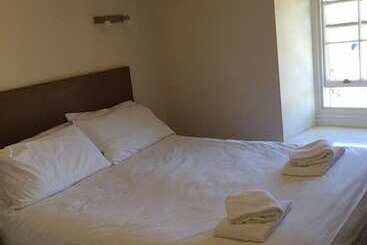 Manor House Inn