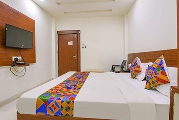 هتل Fabexpress Aditya Regency