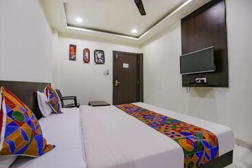 هتل Fabexpress Aditya Regency