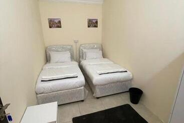 Pharaohs Inn Deira Hostel