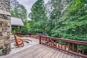 Bear Track Falls Retreat Mtn. Getaway!