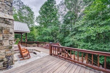 Bear Track Falls Retreat Mtn. Getaway!