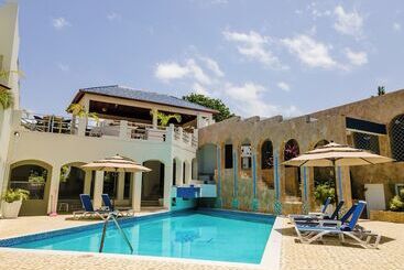تختخواب و صبحانه High Life Resort And Spa