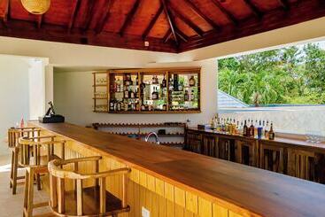 تختخواب و صبحانه High Life Resort And Spa