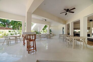 تختخواب و صبحانه High Life Resort And Spa