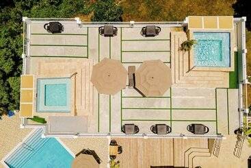 تختخواب و صبحانه High Life Resort And Spa