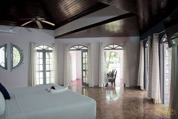 تختخواب و صبحانه High Life Resort And Spa