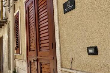 تختخواب و صبحانه Scala Dei Turchi Palace Suites