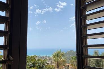 تختخواب و صبحانه Scala Dei Turchi Palace Suites