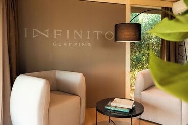 مسافرخانه Infinito Resort