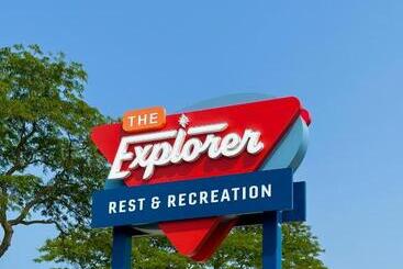 هتل Explorer Rest & Recreation