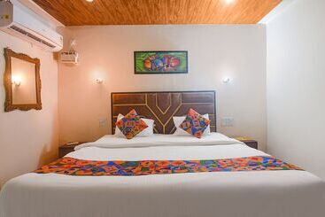 هتل Fabexpress Corinthia Boutique Rooms   Nr Candolim Beach
